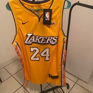 Lakers jersey/ size 48